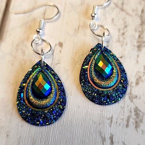 Sparkle Peacock 🦚 Simulated Irridescent  Gemearrings 925S post - Picture 2 of 4